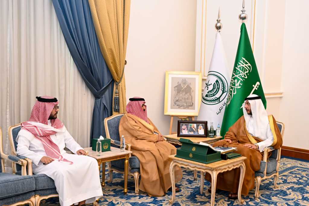 سمو محافظ الطائف يطلع على تقرير جمعية تحفيظ القرآن الكريم بوادي ليّه حول الجودة والتميز المؤسسي
